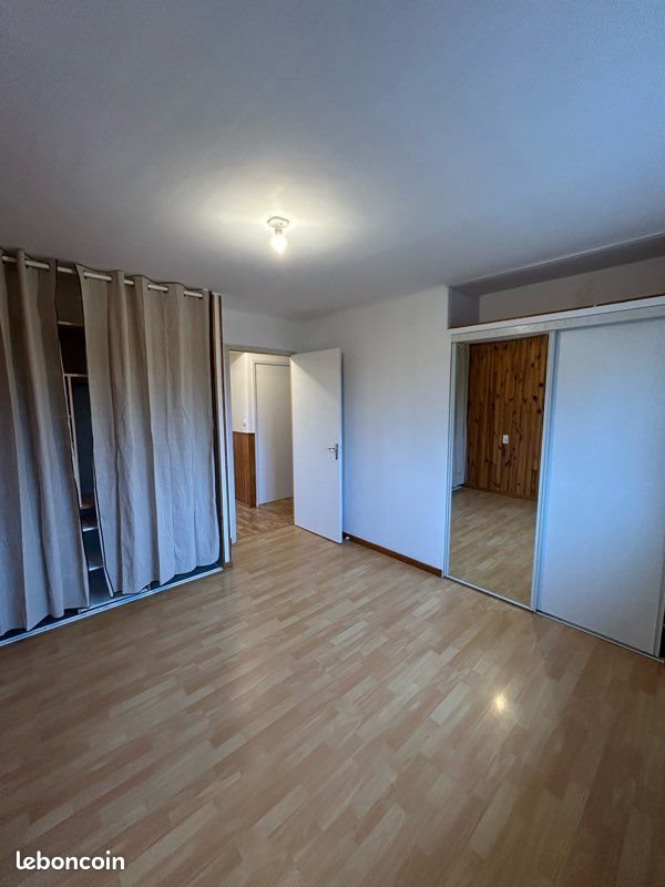 Appartement à louer, 70m², Laissac
