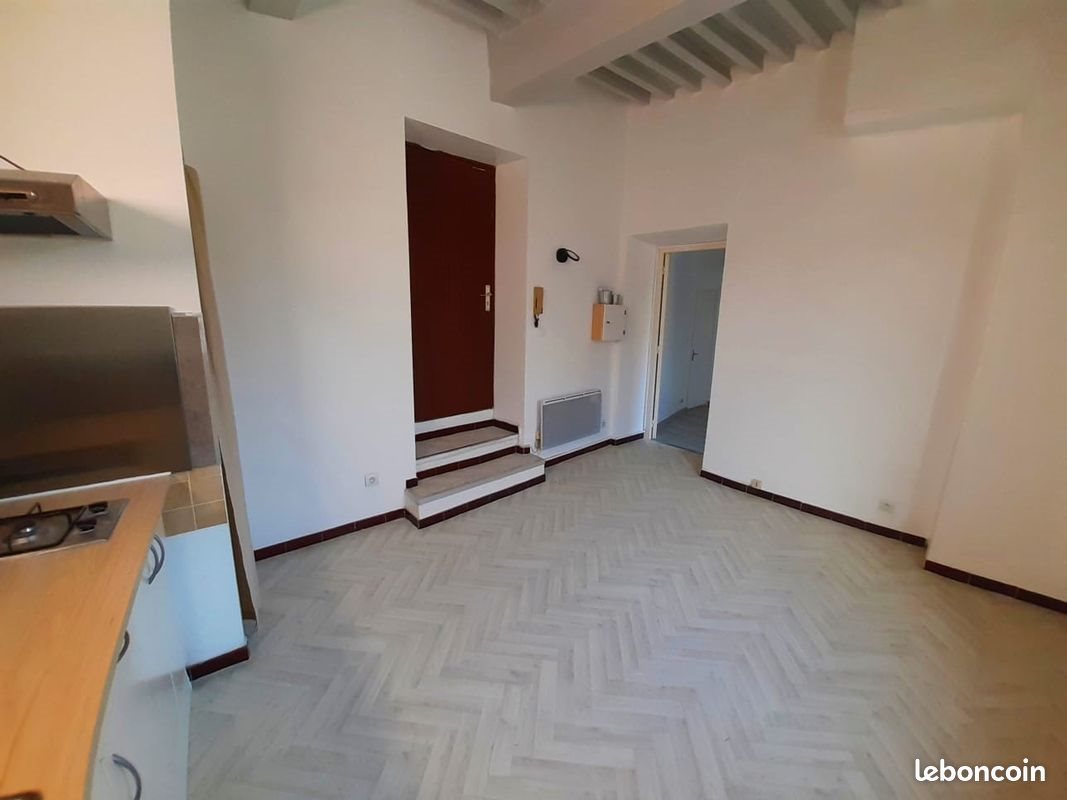 Appartement à louer, 28m², Lambesc