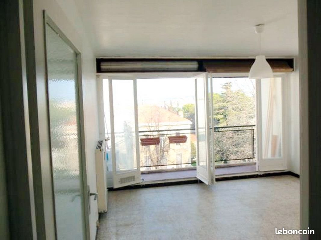 Appartement à louer, 30m², Nîmes
