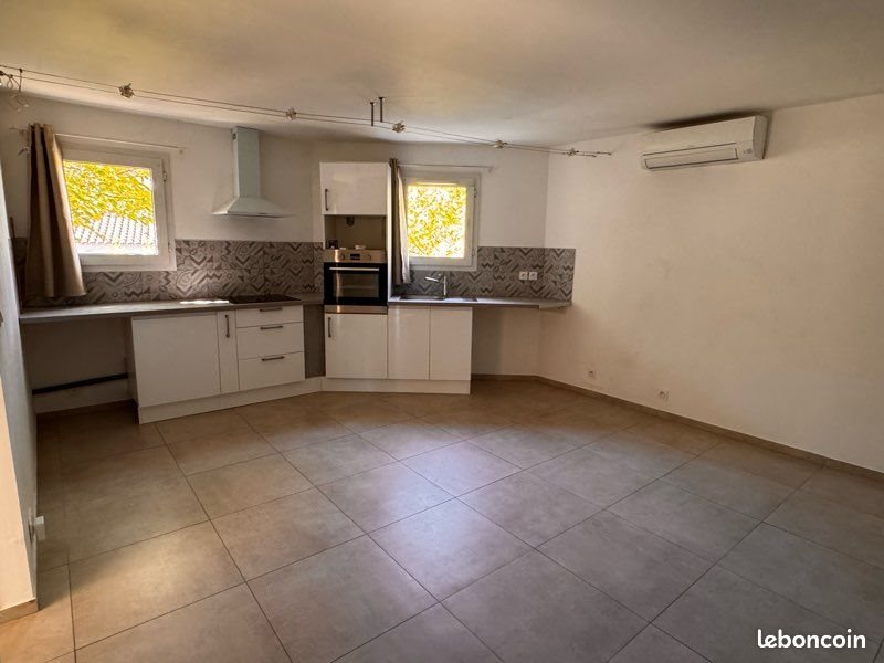 Appartement à louer, 45m², Solliès-Toucas