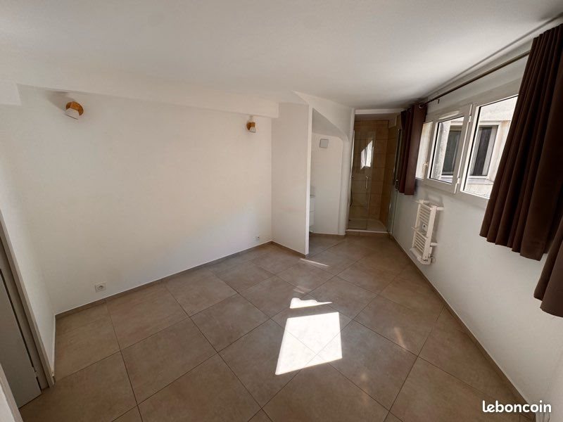 Appartement à louer, 45m², Solliès-Toucas