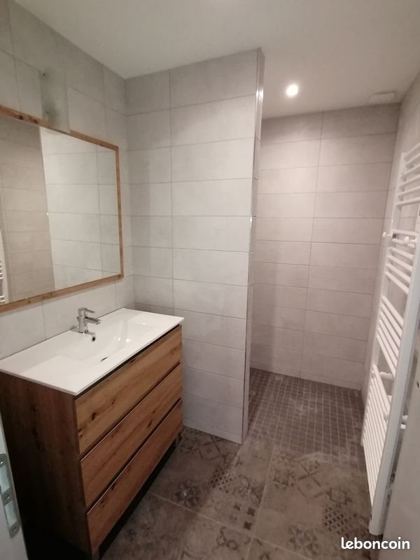 Maison à louer, 110m², Mervans