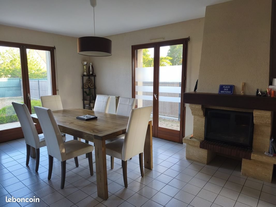 Maison à louer, 117m², Montfort-sur-Meu
