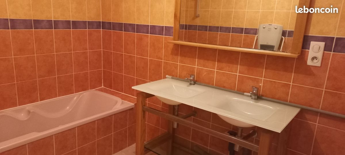 Appartement à louer, 71m², Molières