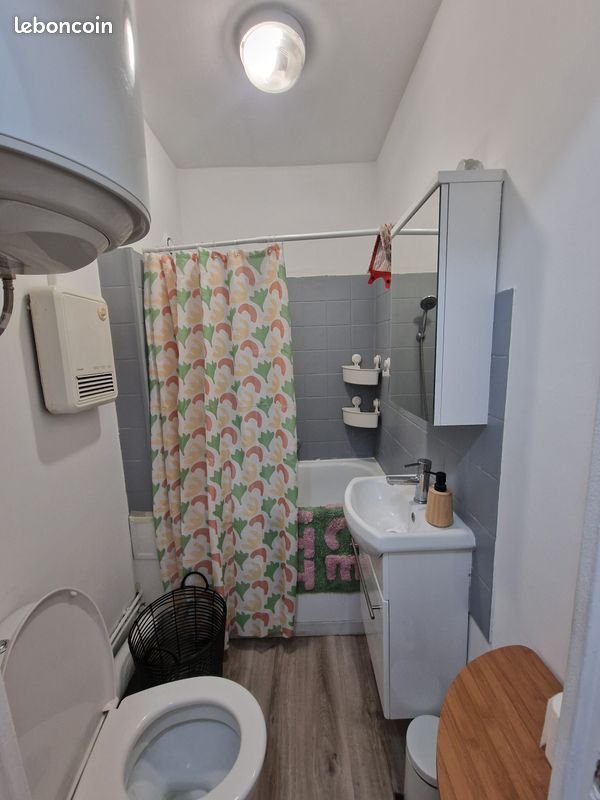 Appartement à louer, 19m², Paris 18ème
