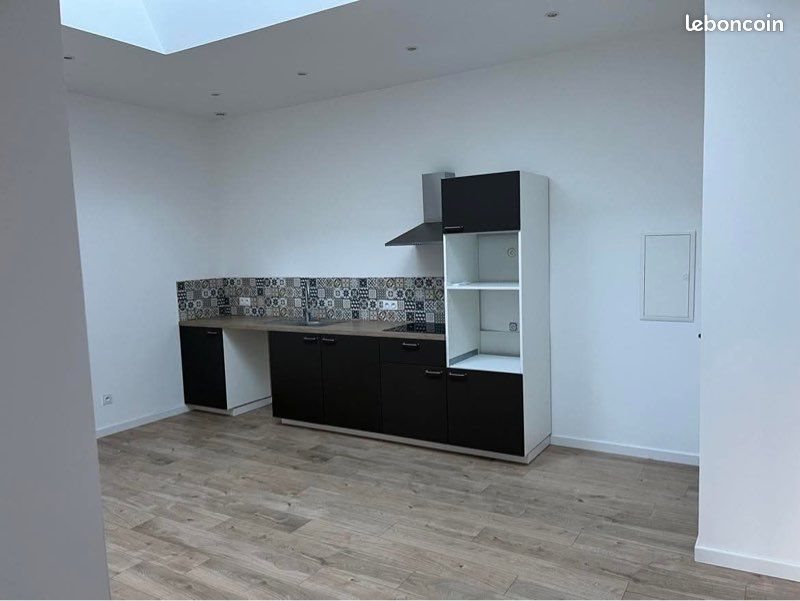 Maison à louer, 45m², Puissalicon