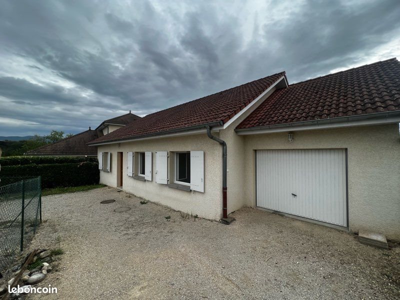 Maison à louer, 92m², Morestel