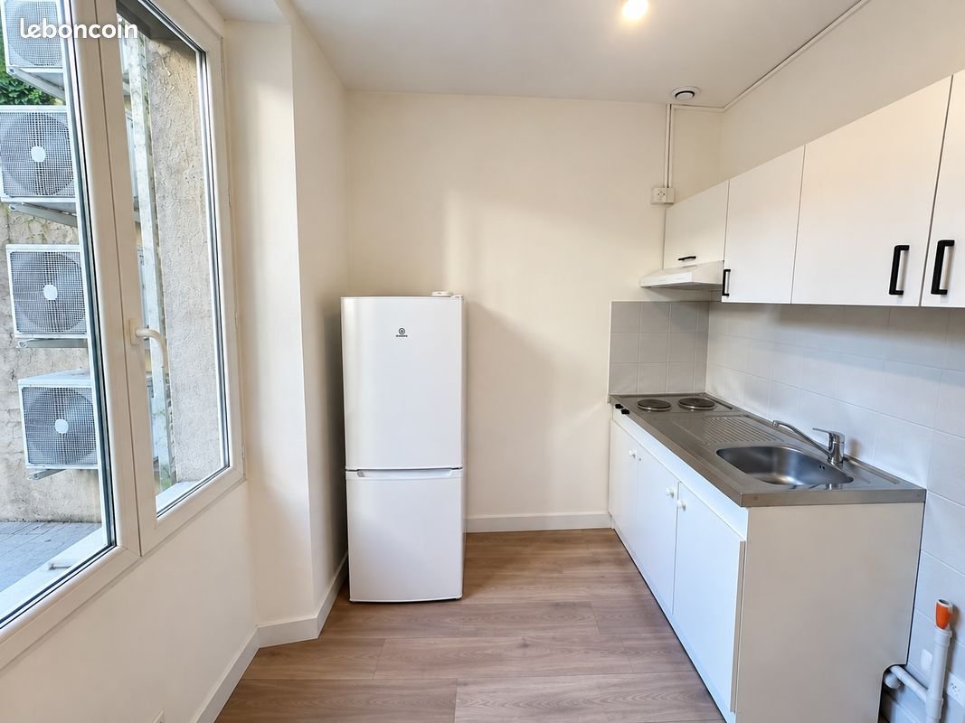 Appartement à louer, 21m², Marseille 8ème