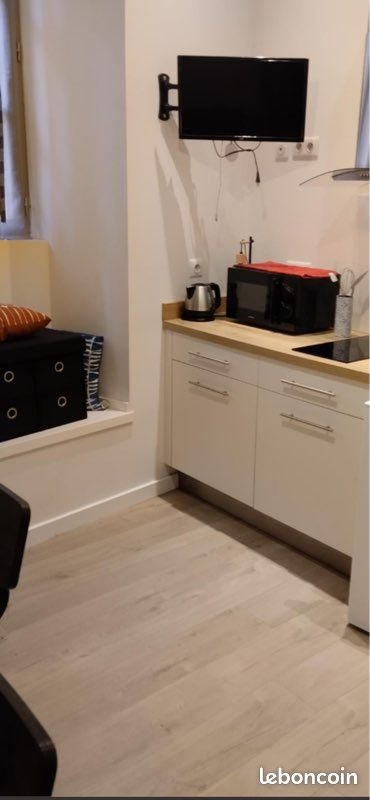 Appartement à louer, 17m², Figeac