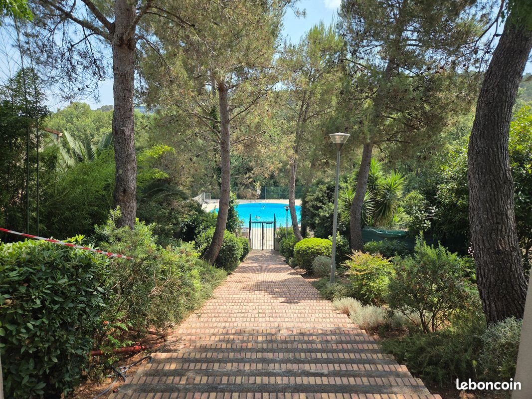 Appartement à louer, 17m², Valbonne