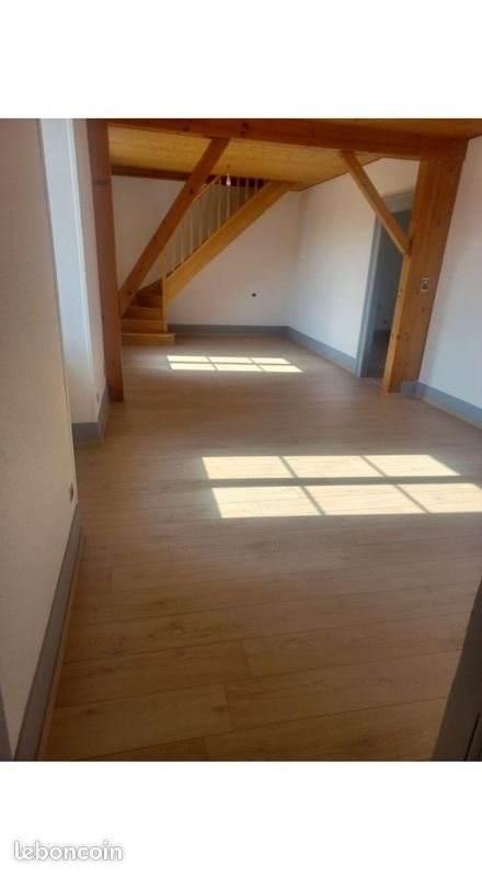 Appartement à louer, 83m², Fuans