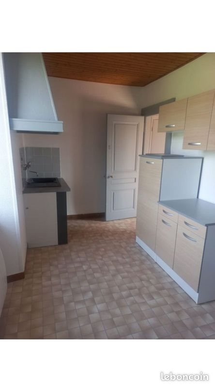 Appartement à louer, 83m², Fuans