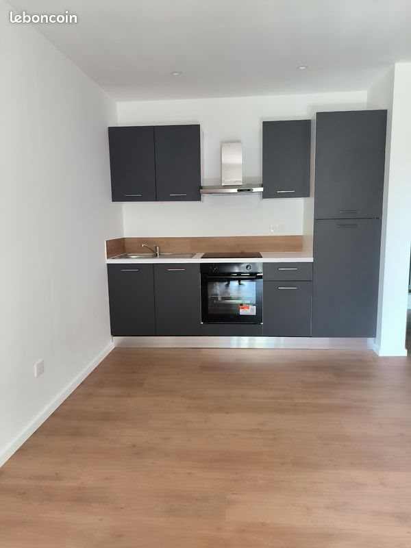Appartement à louer, 47m², Callas