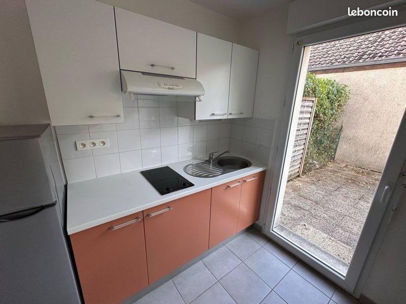 Appartement à louer, 28m², Saint-Julien-les-Villas