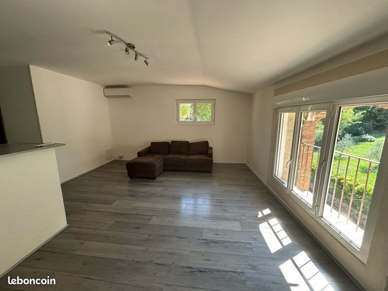 Appartement à louer, 62m², Entrechaux