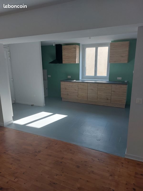 Maison à louer, 80m², Villieu-Loyes-Mollon