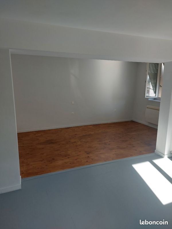 Maison à louer, 80m², Villieu-Loyes-Mollon