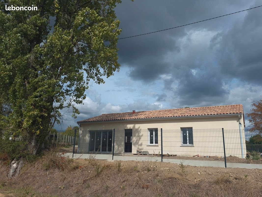 Maison à louer, 90m², Guîtres
