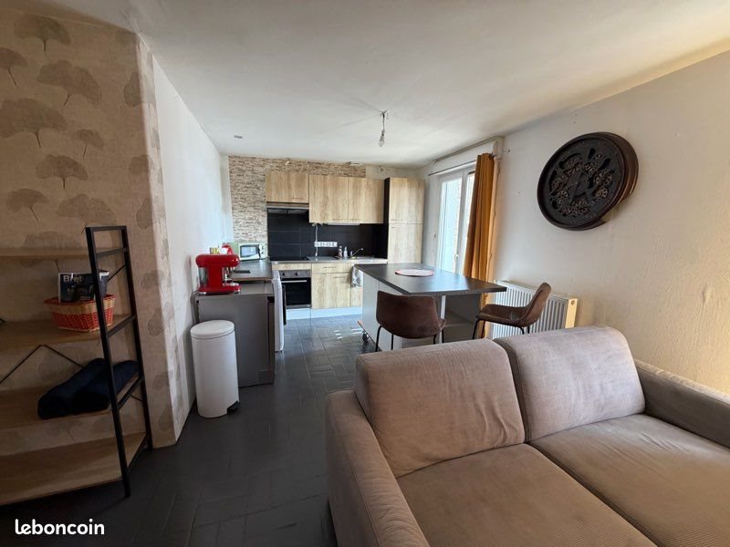 Appartement à louer, 65m², Baud