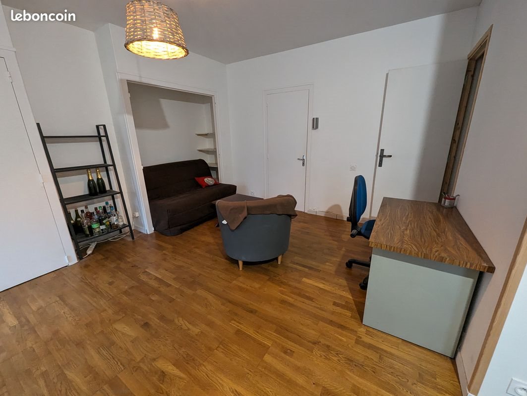 Appartement à louer, 25m², Rochefort