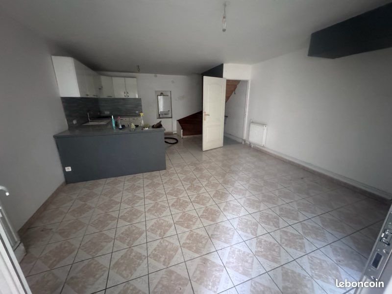Maison à louer, 76m², Mouzon
