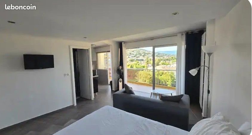 Appartement à louer, 29m², Mandelieu-la-Napoule
