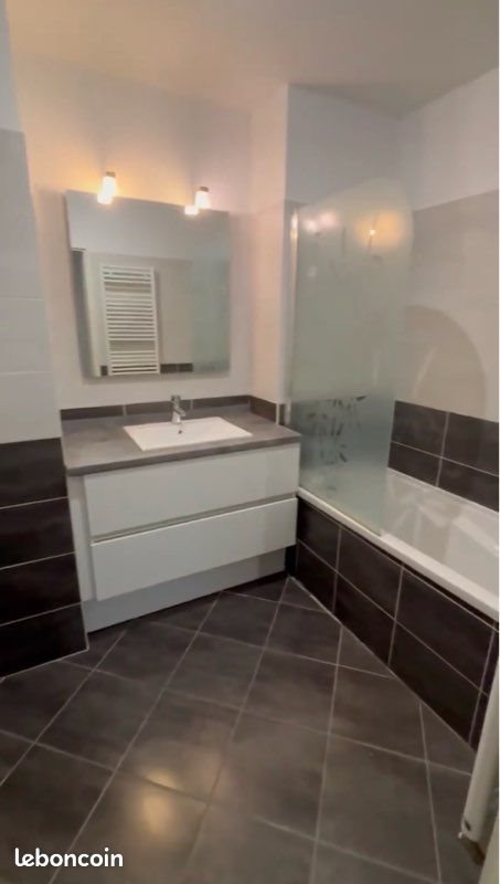 Appartement à louer, 41m², Meyzieu