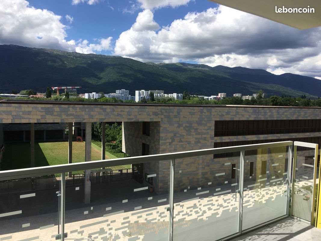Appartement à louer, 70m², Saint-Genis-Pouilly