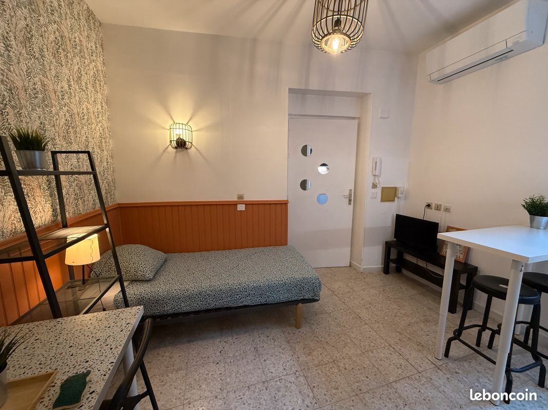 Appartement à louer, 12m², Nîmes