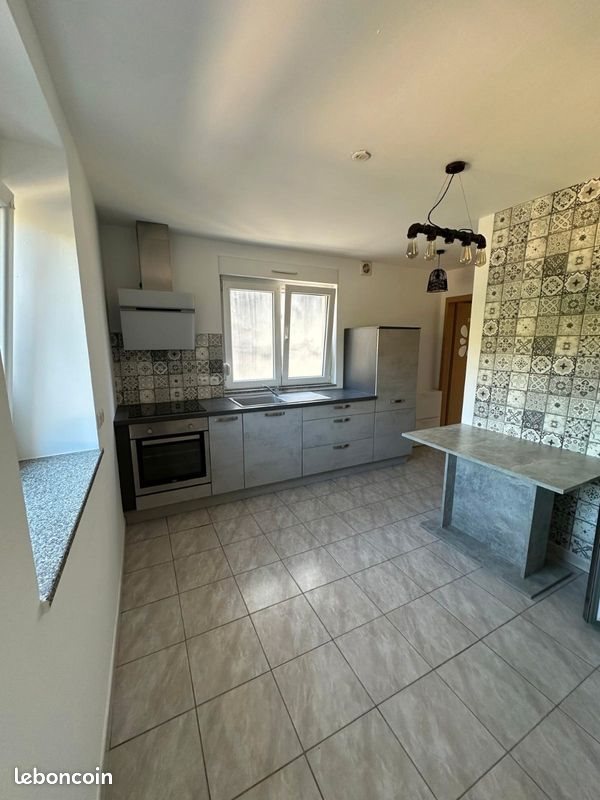 Appartement à louer, 75m², Etzling