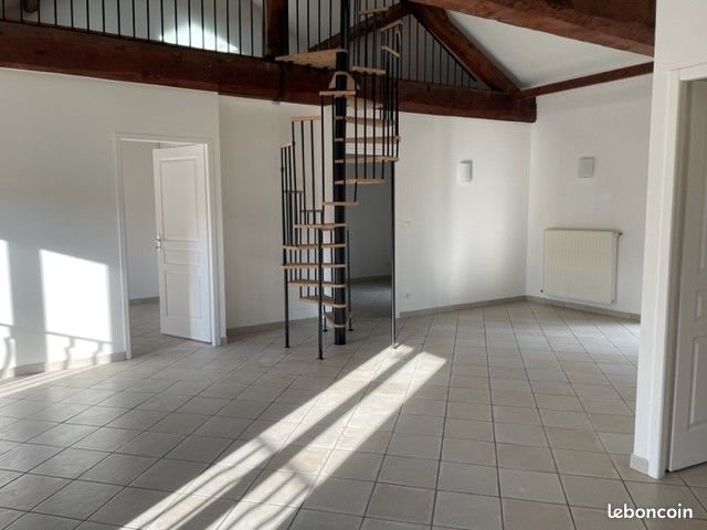 Appartement à louer, 90m², Panissières
