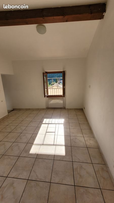 Appartement à louer, 58m², Méounes-lès-Montrieux