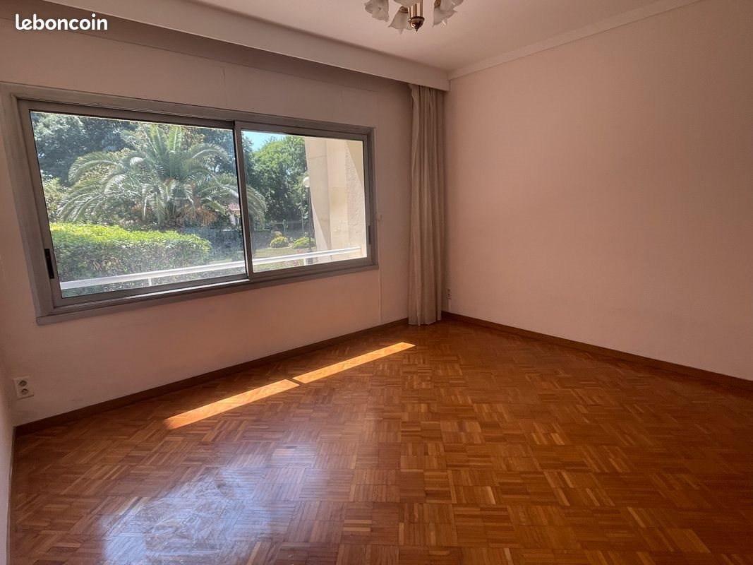 Appartement à louer, 54m², Marseille 8ème