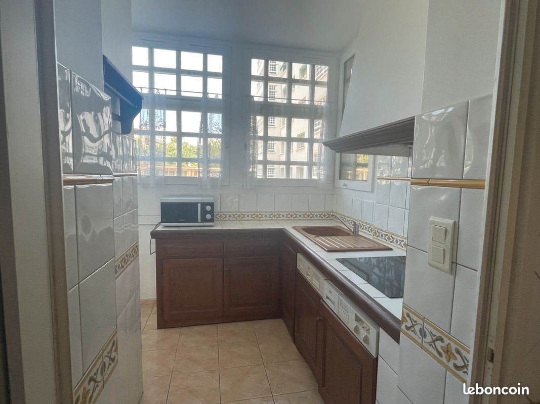 Appartement à louer, 54m², Marseille 8ème