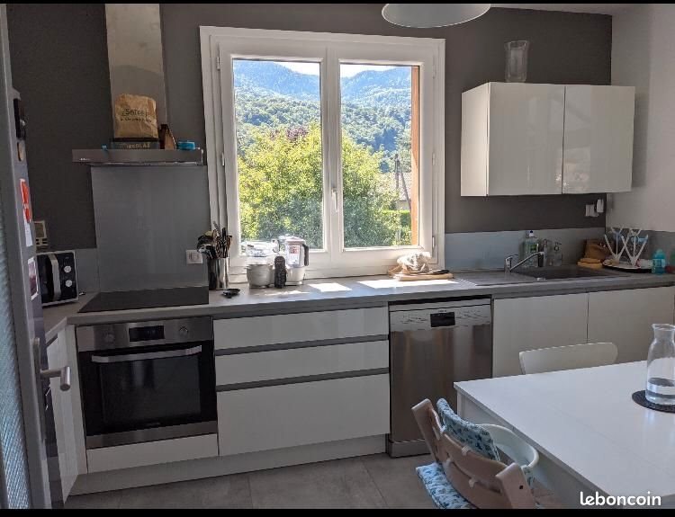 Appartement à louer, 81m², Vaulnaveys-le-Haut