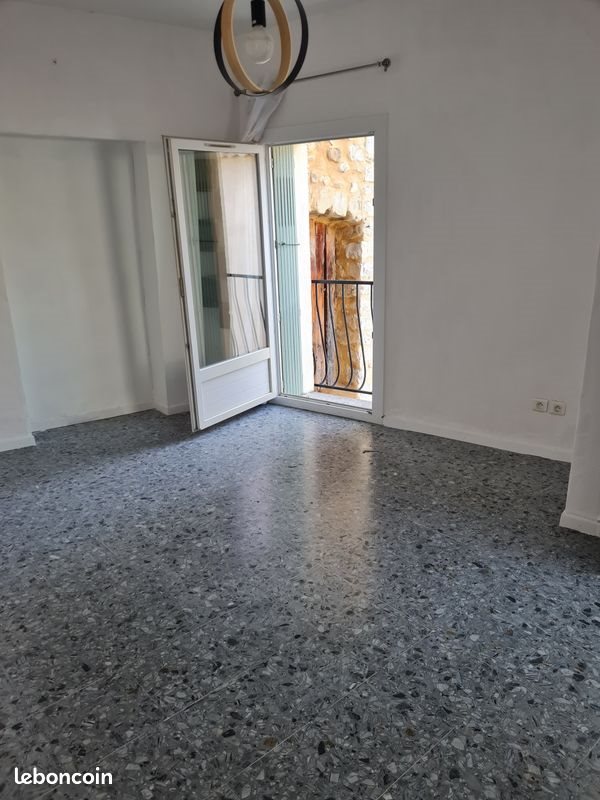 Maison à louer, 80m², Peipin