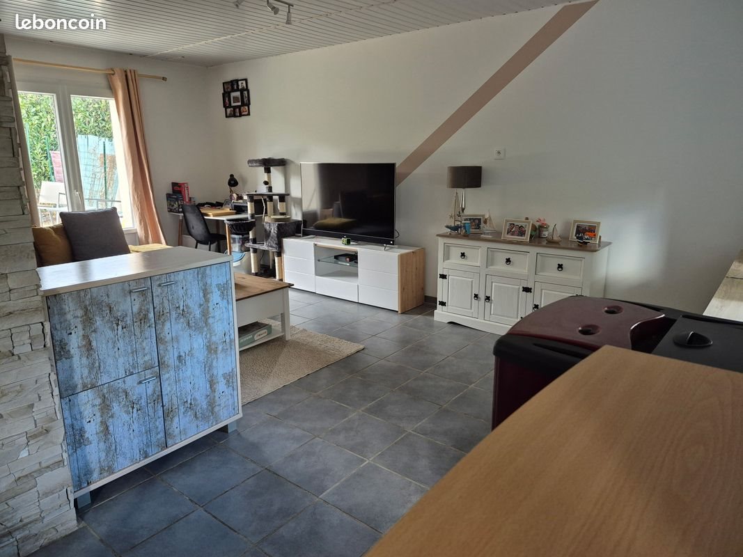 Maison à louer, 80m², Saint-Yorre
