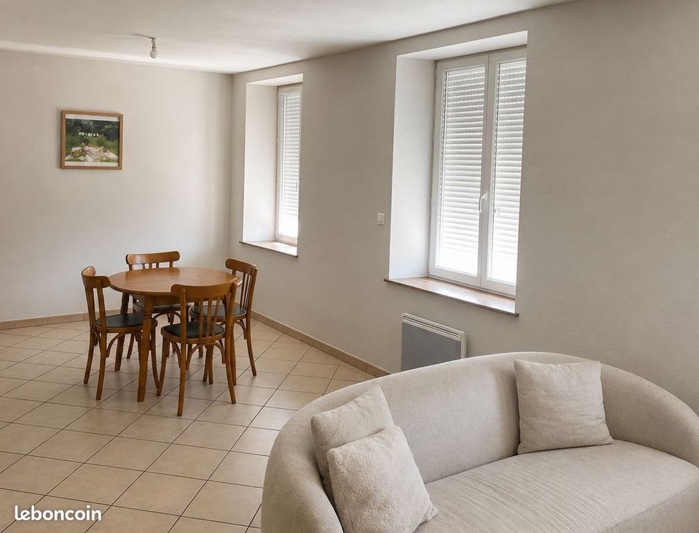 Appartement à louer, 70m², Neulise