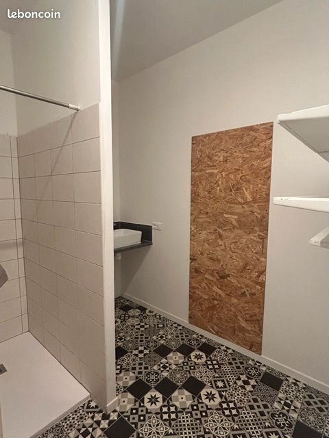 Appartement à louer, 28m², Aubenas