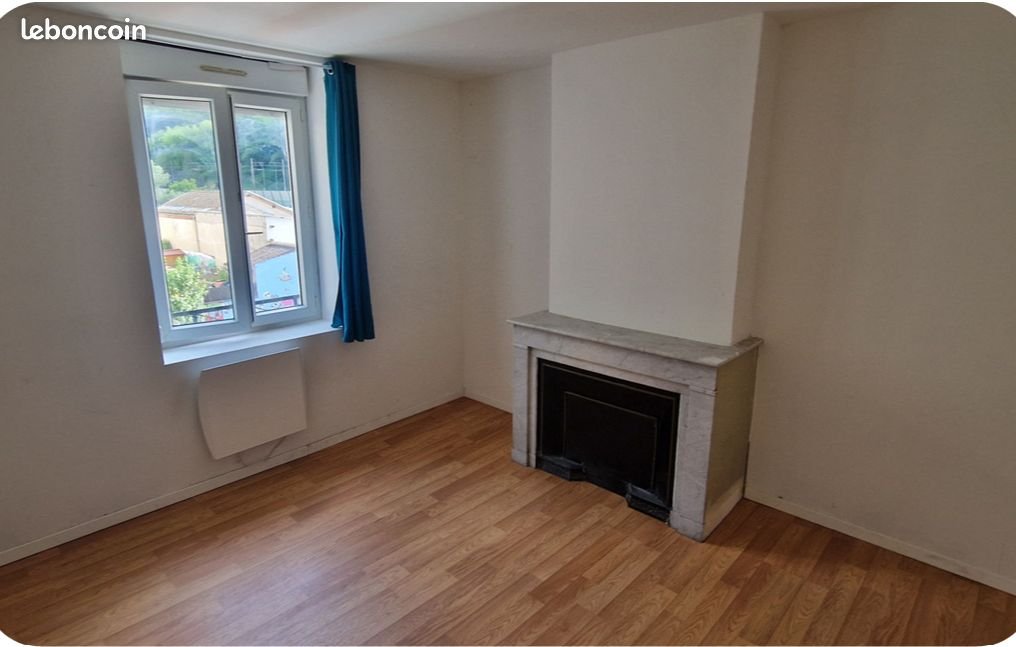 Appartement à louer, 85m², Tenay