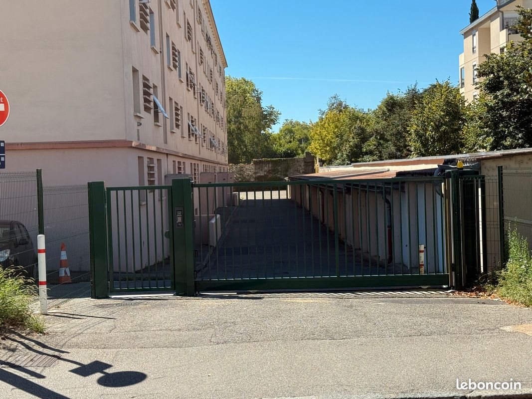 Maison à louer, 1m², Caluire-et-Cuire