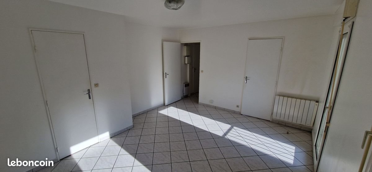 Appartement à louer, 27m², Epernon