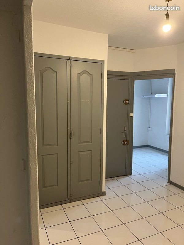 Appartement à louer, 35m², Marignane