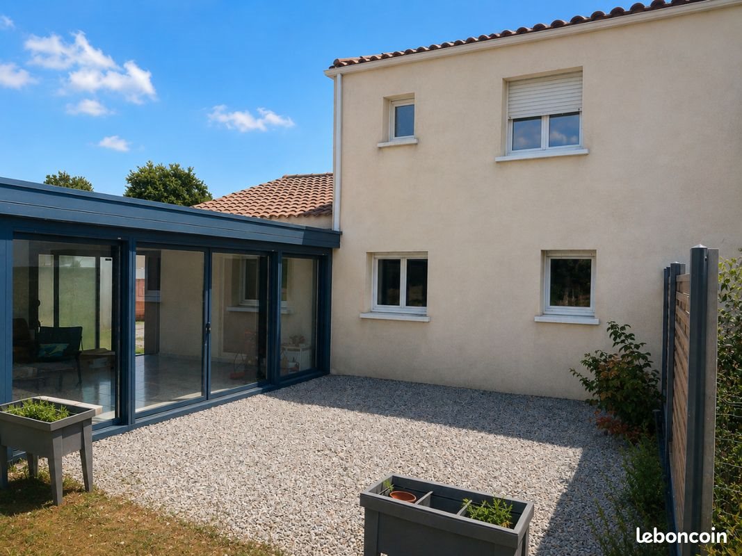 Maison à louer, 102m², Saint-Léger-les-Vignes