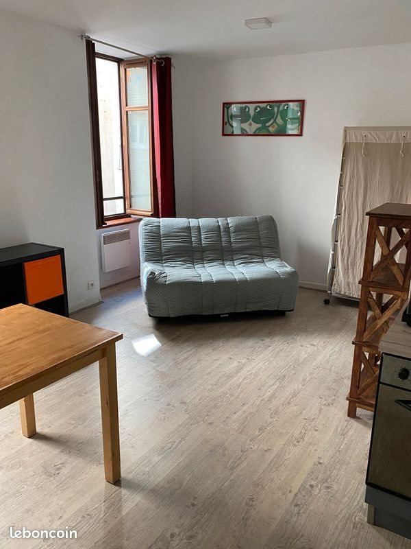 Appartement à louer, 2711m², Privas