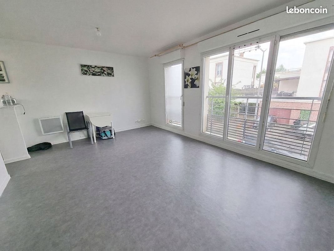 Appartement à louer, 32m², Stains