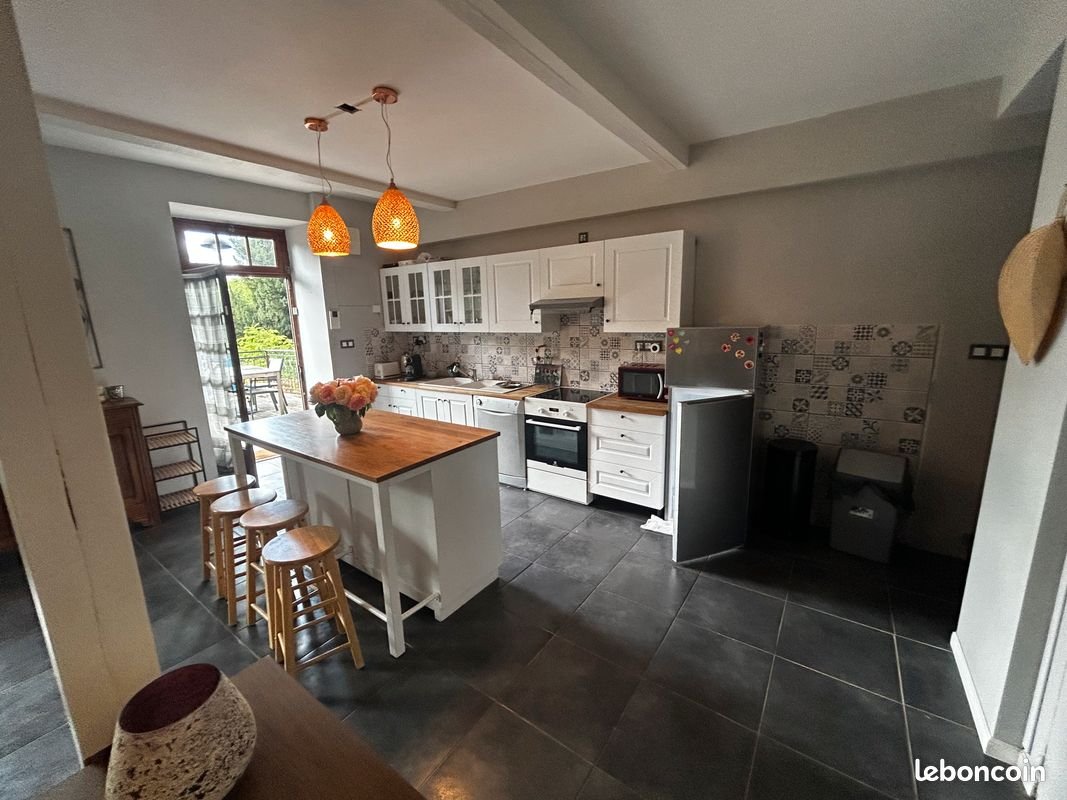 Maison à louer, 80m², Bourret