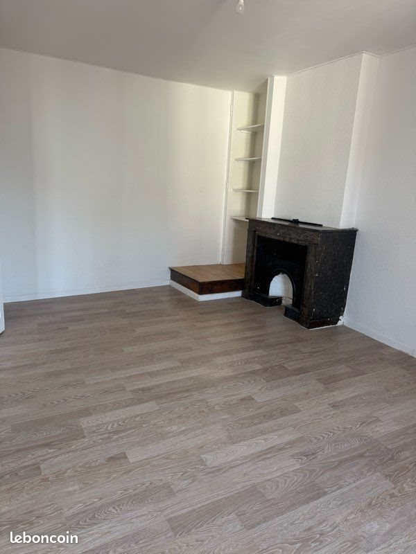 Appartement à louer, 75m², Thizy