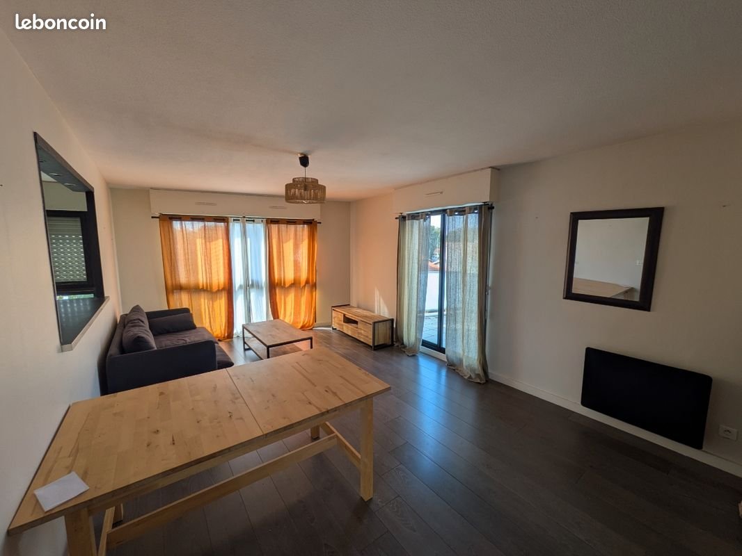 Appartement à louer, 67m², Pessac