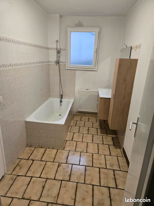 Appartement à louer, 85m², Saint-Germain-Laprade